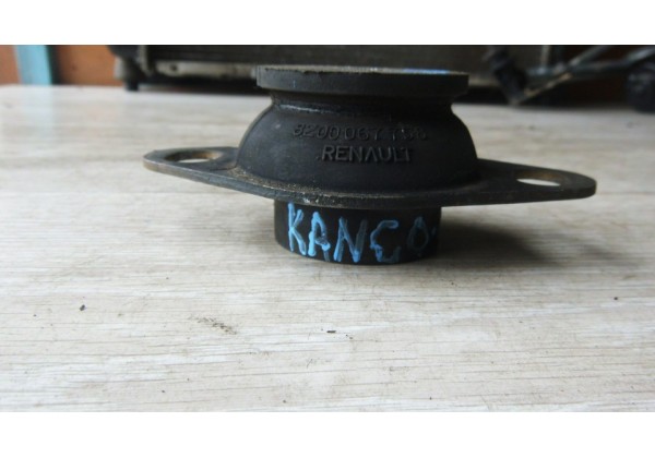 опора двигуна ліва Renault Kangoo 1.9d, 8200067758